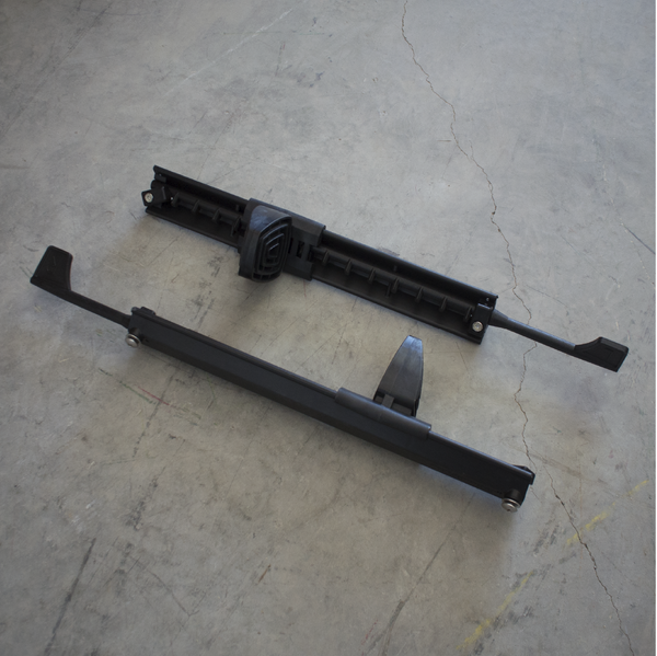 KAYAK | Footrests